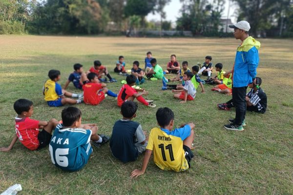 Lapangan Rekesan Sugihan Jadi Ajang Pembinaan Bibit Sepak Bola Muda