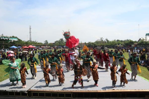 Karnaval Budaya Desa Semowo Usung Tema “Tradisi Lestari, Kreativitas Budaya”